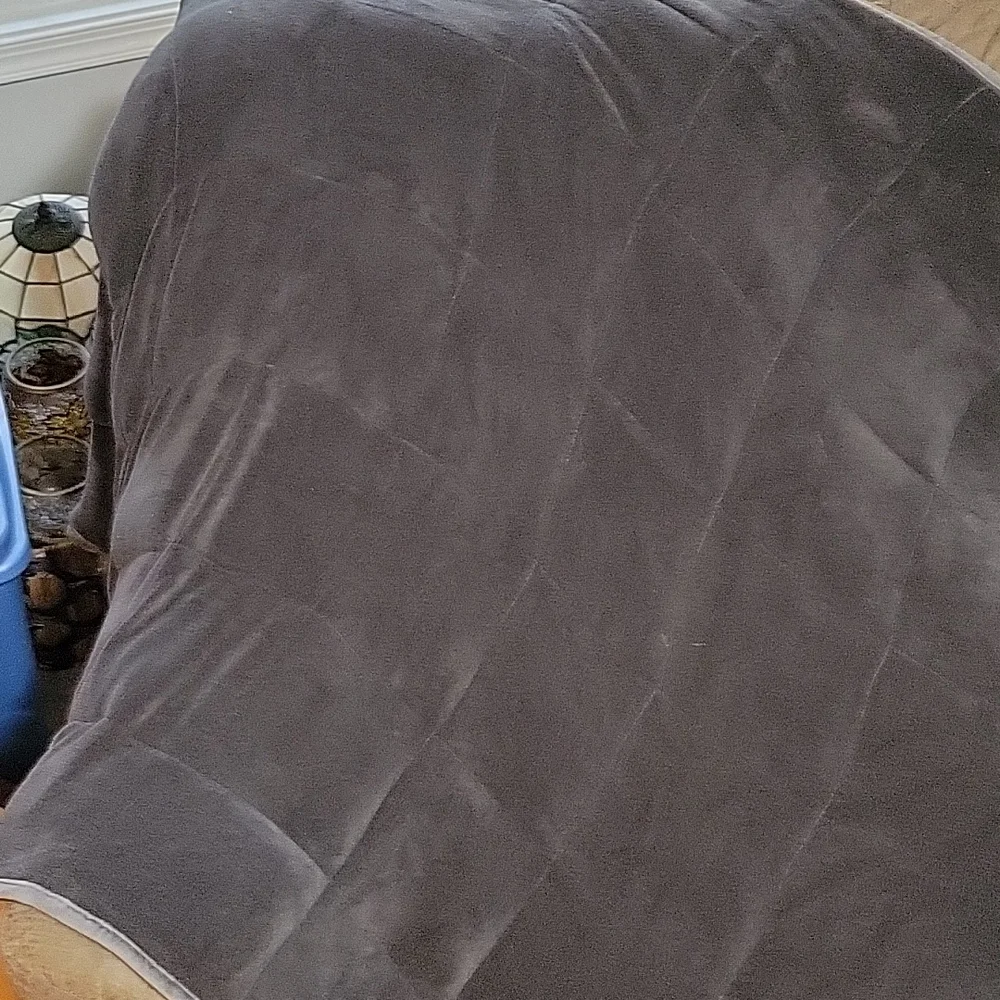 Bedding - Picture 2 of 3
